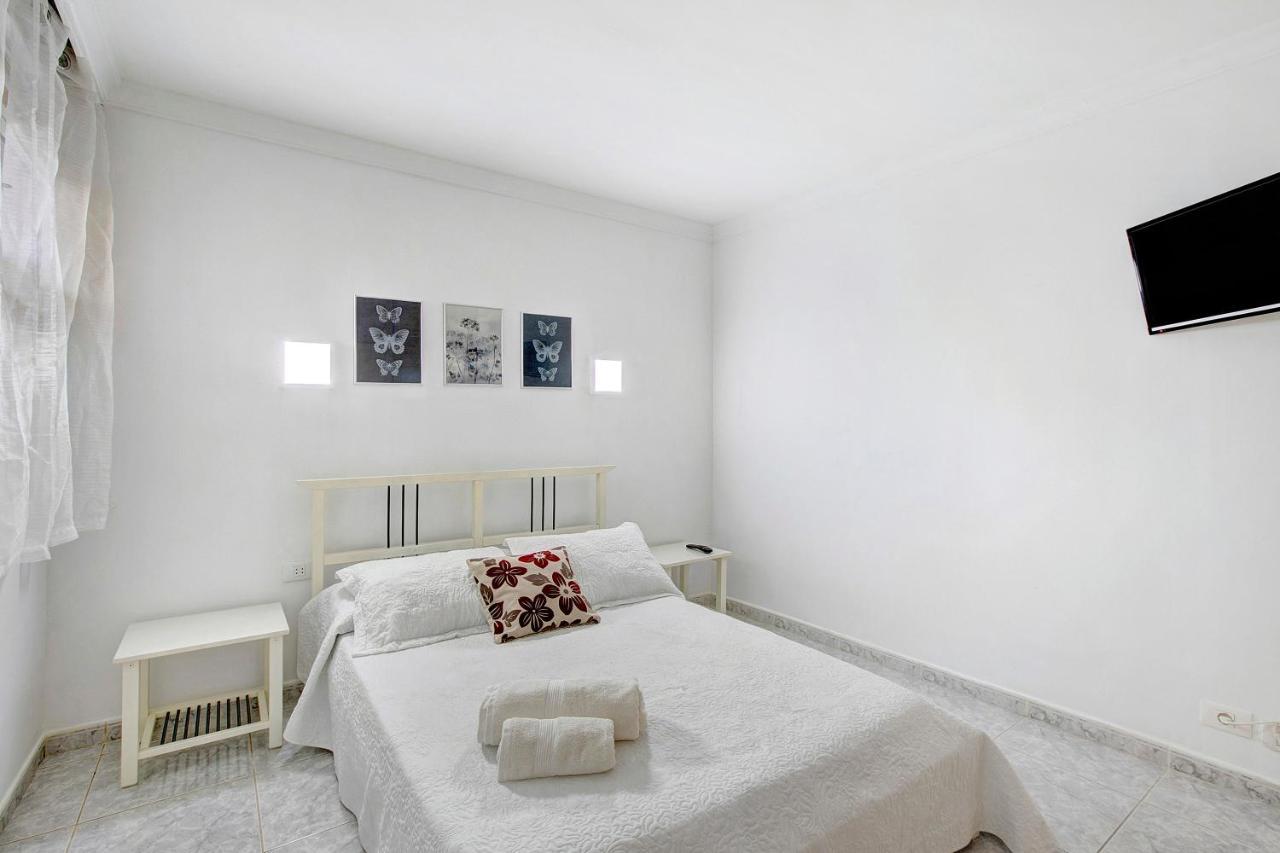 Apartamento Mertxe Арона Екстериор снимка